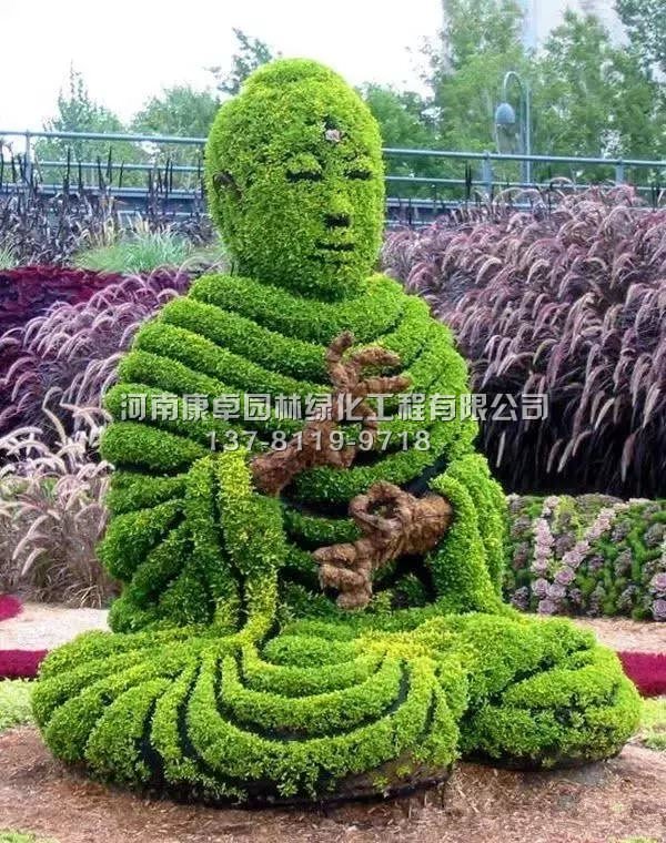 立体花坛打造城市新景观