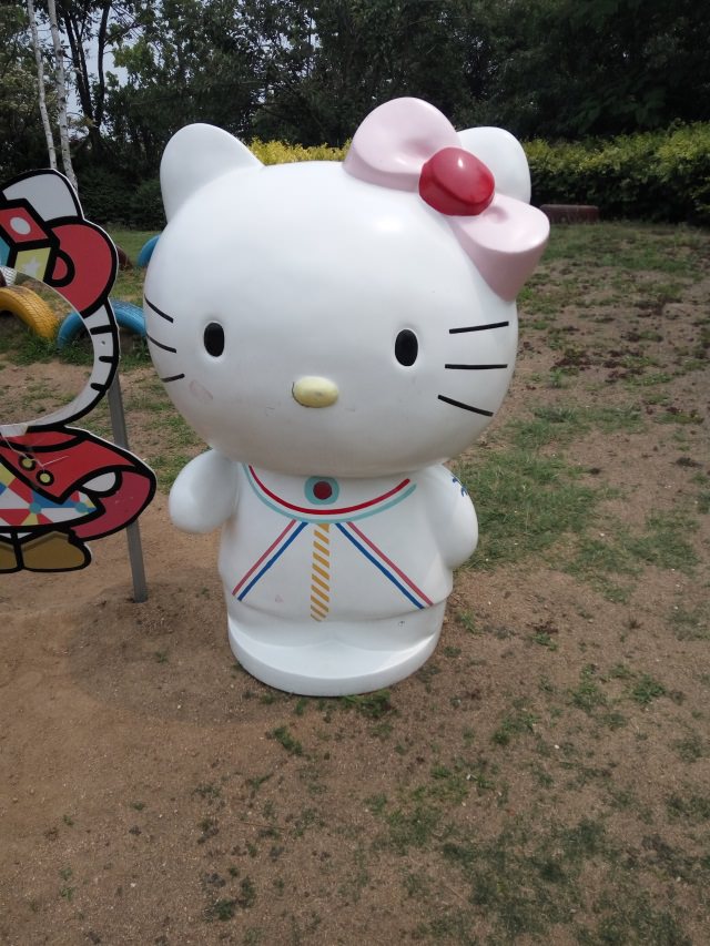 雕塑Hello kitty